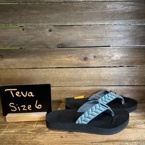 New NWT Womens Teva ReFlip Blue Thong‎ Flip Flops Sandals Size 6 M